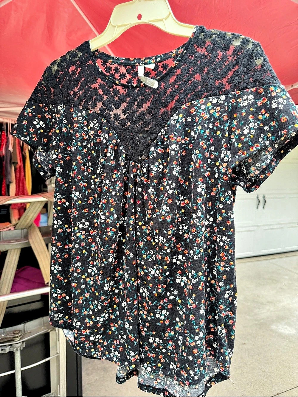 LC Lauren Conrad Floral Short Sleeve Blouse in Black Size LG